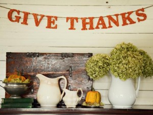 Original_Marian-Parsons-Thanksgiving-Give-Thanks-Banner-Beauty1_s4x3_lg